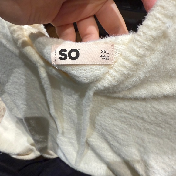 SO Soft Cream hooded Pullover - Picture 3 of 3